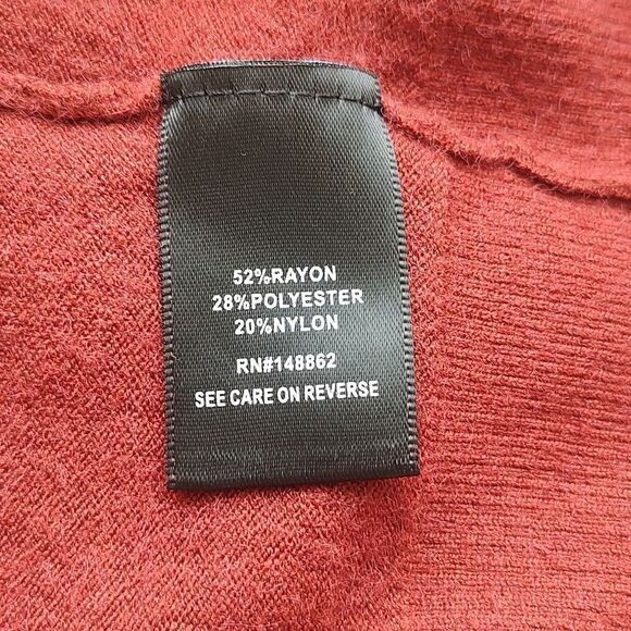 Torrid V Neck Maroon Sweater Size 2 Long Sleeve - Picture 8 of 11